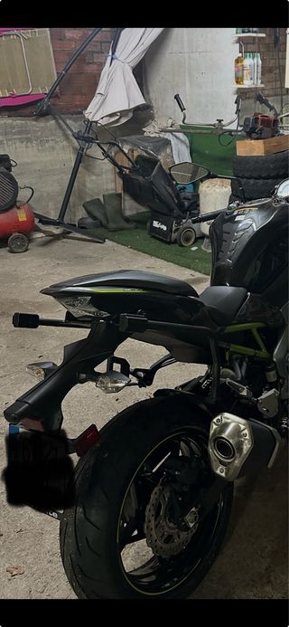 Maletas SHAD para Kawasaki Z900 Negras con soporte