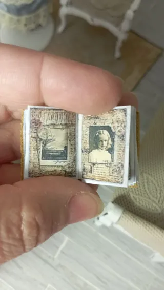 Libro miniatura 1:12 Shabby Chic