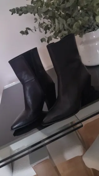 Botines Zara Piel.  Sin Estrenar