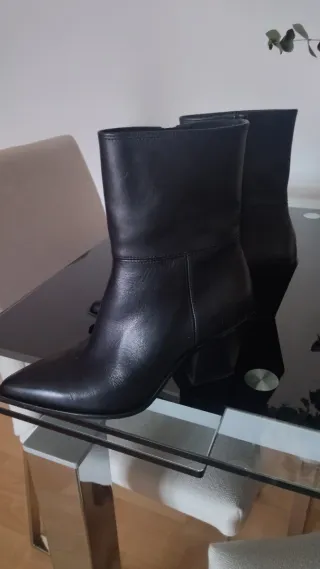 Botines Zara Piel.  Sin Estrenar