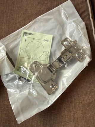 Bisagras Cazoleta Acodadas y Superacodadas