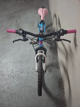 Bicicleta azul niña BERG