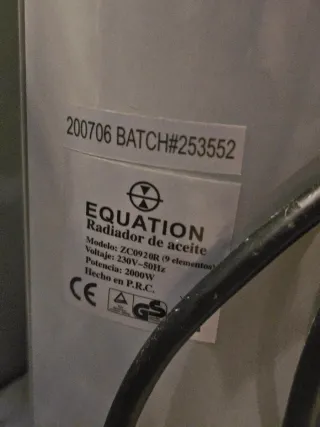 Radiador eléctrico blanco y gris