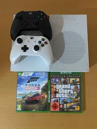 Xbox One S 1TB Bianca, +2 controller, +2 giochi