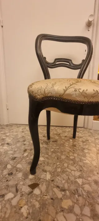 2 sedie isabelline (legno massiccio)