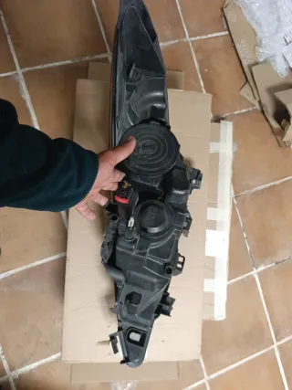 Faro derecho Peugeot 207