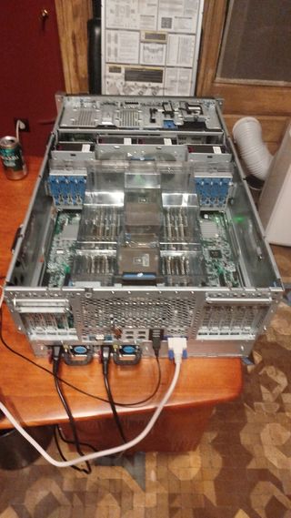 Servidor HP ProLiant ML350p Gen8