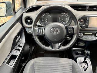 Toyota Yaris Hybrid 100H | Etiqueta ECO