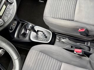 Toyota Yaris Hybrid 100H | Etiqueta ECO