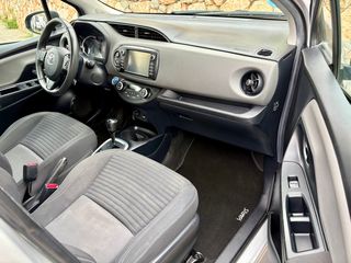 Toyota Yaris Hybrid 100H | Etiqueta ECO