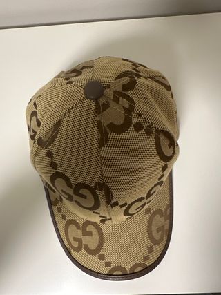 Gorra Gucci.