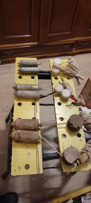 Plomadas de metal con cuerda