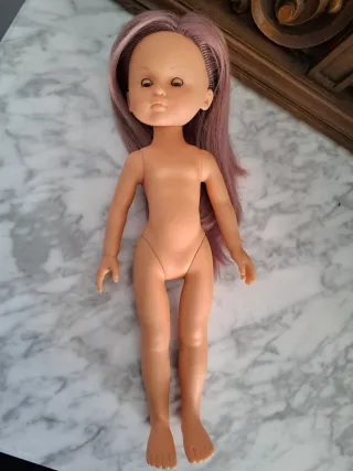 Muñeca pelo rosa lavanda