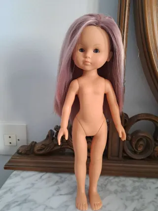 Muñeca pelo rosa lavanda