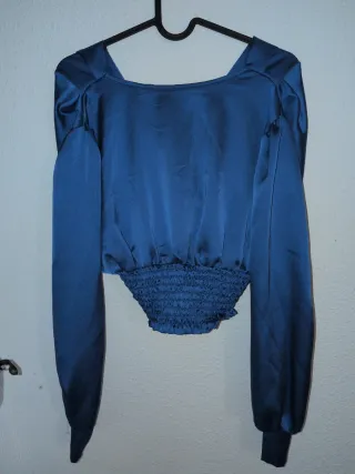 Blusa azul eléctrico manga larga