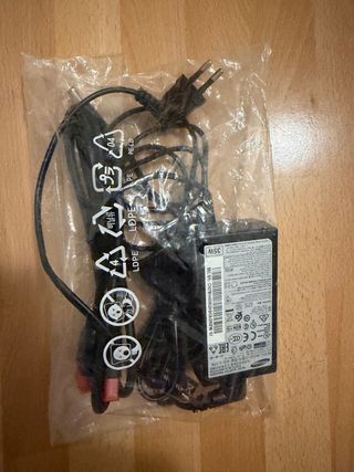 Cargador Samsung A3514_DPN 14V + Cable Nuevo