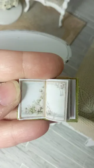 Libro miniatura 1:12 Pelle vintage