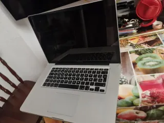 MacBook Pro Apple Plata