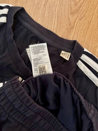 Conjunto Adidas Camiseta y Pantalón Corto