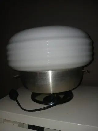 Lampada anni 70 vetro opalino e acciaio