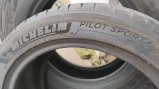 Neumático 235/45R17