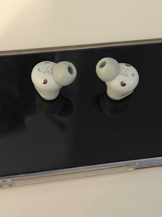 Cascos Beats Solo Buds Beige/Blanco