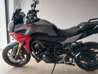 Yamaha Tracer 900 GT Gris/Rojo