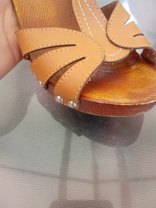 Tacones de piel color caramelo talla 39