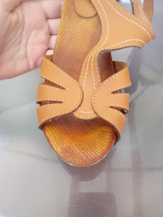 Tacones de piel color caramelo talla 39