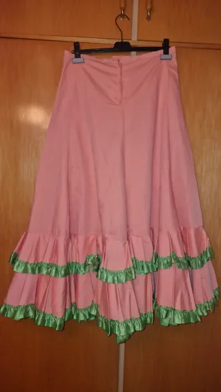 Traje Flamenca Salmon con Volantes Verdes