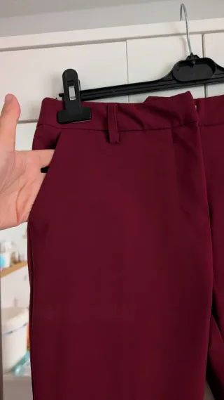 Pantalones de vestir burdeos M mujer elegante