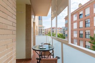 HABITACIÓN AMPLIA Y LUMINOSA EN EL CENTRO