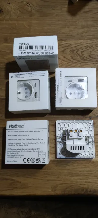 Enchufe pared con USB C + USB micro-A 16A 250V