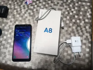 Samsung Galaxy A8 Negro + Cargador
