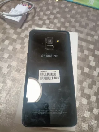 Samsung Galaxy A8 Negro + Cargador
