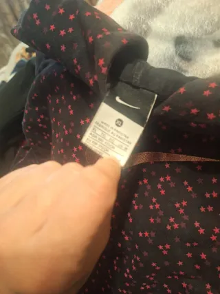 Sudadera Nike estrellas rosa y negra