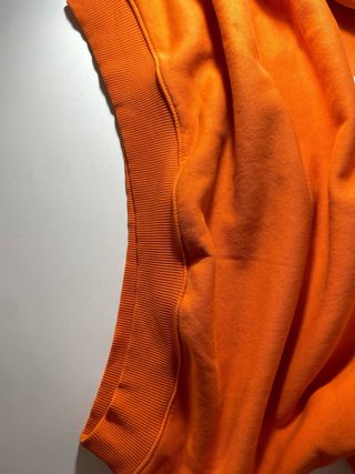 Sudadera naranja con mensaje Shine for yourself