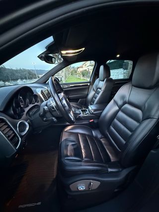 Porsche Cayenne 2012