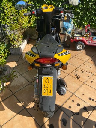 SE CAMBIA yamaha Aerox. SOLO 2500 kilometros