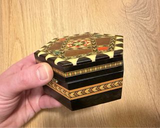 Caja joyero madera marroquíneria con espejo