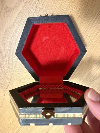 Caja joyero madera marroquíneria con espejo