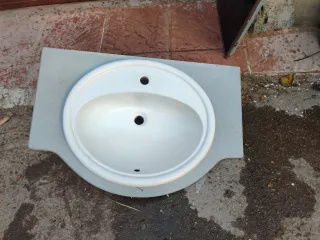 Lavabo de mármol y porcelana