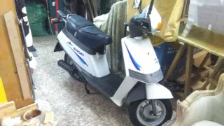 Suzuki Lido 75 Scooter Blanca y Azul