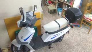 Suzuki Lido 75 Scooter Blanca y Azul