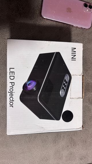 Mini Proyector LED Negro