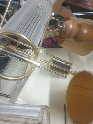 Lámpara de cristal y metal dorado