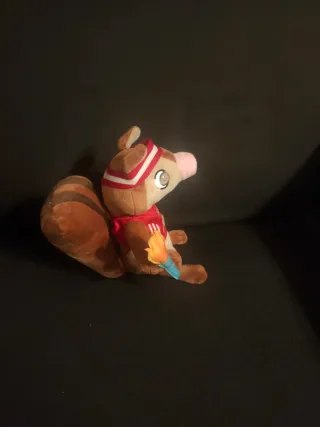 Muñeco Ardilla Deportista Rasi