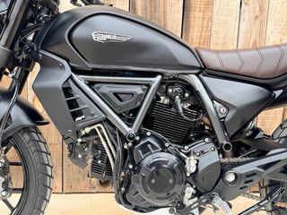 Ducati Scrambler Icon Dark