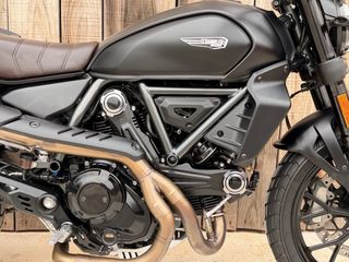 Ducati Scrambler Icon Dark
