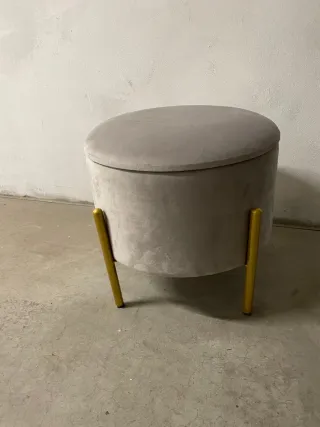 Pouf contenitore velluto, gambe in alluminio